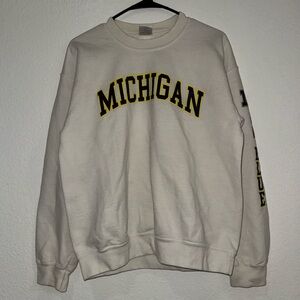Gildan Michigan White Crewneck Sweater